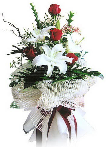  Ankara ucuz �i�ek g�nder  4 kirmizi g�l , 1 dalda 3 kandilli kazablanka