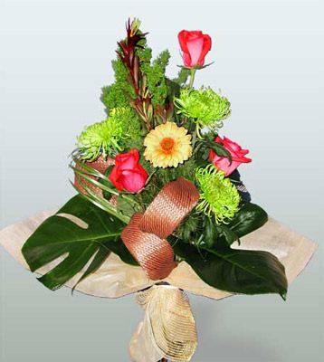  Ankara ucuz �i�ek g�nder  3 adet g�l 4 adet gerbera �i�egi sade buket
