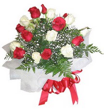  Ankara �i�ek , �i�ek�i , �i�ek�ilik  12 adet kirmizi ve beyaz g�ller buket
