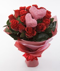 12 adet k�rm�z� g�l ve 2 adet kalp �ubuk  Ankara 14 �ubat sevgililer g�n� �i�ek 